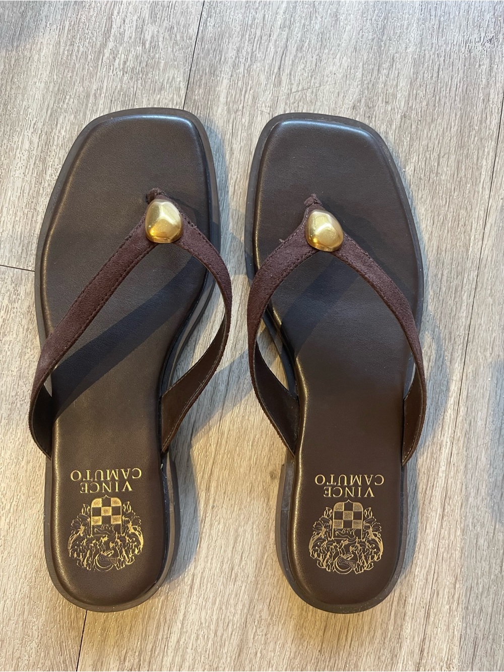 Vince Camuto Brazee Thong Sandal Brown & Gold US 8